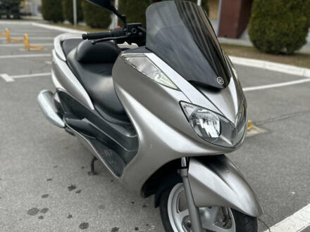 Ямаха Majesty 250 2006 в Днепре (Днепропетровске) на Automoto.ua Серый Ямаха Majesty 250, объемом двигателя 0.25 л и пробегом 39 тыс. км за 1999 $, фото 1 на Automoto.ua