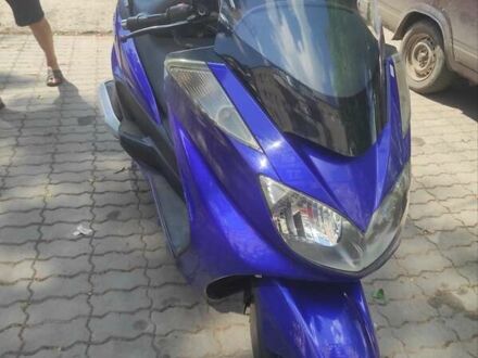 Ямаха Majesty 250 2004 в Марганце на Automoto.ua Синий Ямаха Majesty 250, объемом двигателя 0 л и пробегом 42 тыс. км за 2200 $, фото 1 на Automoto.ua