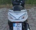 Білий Ямаха Majesty 400, об'ємом двигуна 0.4 л та пробігом 14 тис. км за 3300 $, фото 4 на Automoto.ua
