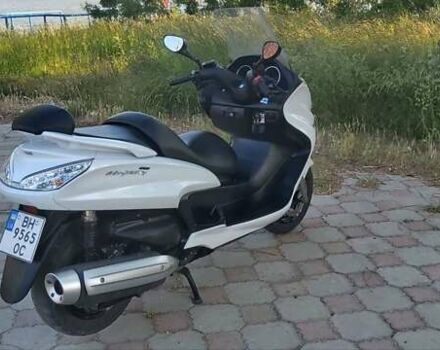 Білий Ямаха Majesty 400, об'ємом двигуна 0.4 л та пробігом 14 тис. км за 3300 $, фото 3 на Automoto.ua