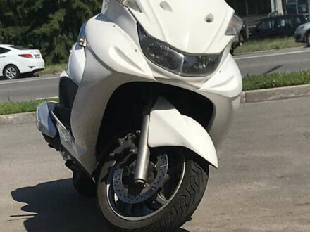 Ямаха Majesty 400 2006 в Полтаве на Automoto.ua Белый Ямаха Majesty 400, объемом двигателя 0.4 л и пробегом 33 тыс. км за 2300 $, фото 1 на Automoto.ua