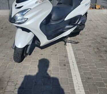 Ямаха Majesty 400 2010 в Харькове на Automoto.ua Белый Ямаха Majesty 400, объемом двигателя 0.4 л и пробегом 35 тыс. км за 2500 $, фото 1 на Automoto.ua