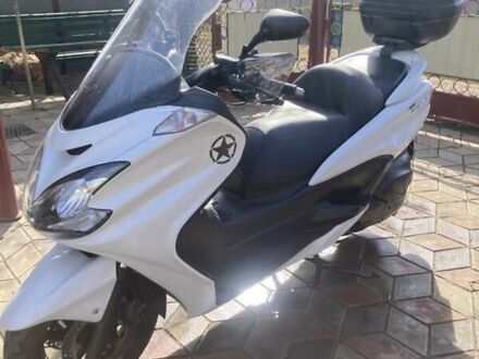 Ямаха Majesty 400 2012 у Бучаче на Automoto.ua Білий Ямаха Majesty 400, об'ємом двигуна 0.4 л та пробігом 370 тис. км за 2900 $, фото 1 на Automoto.ua