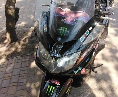 Ямаха Majesty 400 2006 у Києві на Automoto.ua Чорний Ямаха Majesty 400, об'ємом двигуна 0.4 л та пробігом 73 тис. км за 3000 $, фото 1 на Automoto.ua