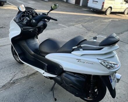 Ямаха Majesty 400, объемом двигателя 0.4 л и пробегом 0 тыс. км за 3500 $, фото 8 на Automoto.ua