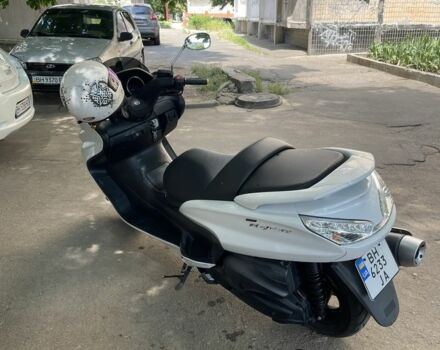 Ямаха Majesty 400, объемом двигателя 0.4 л и пробегом 0 тыс. км за 3000 $, фото 2 на Automoto.ua