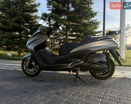 Серый Ямаха Majesty 400, объемом двигателя 0.4 л и пробегом 33 тыс. км за 3800 $, фото 3 на Automoto.ua