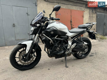 Ямаха MT-07 2015 в Запорожье на Automoto.ua Белый Ямаха MT-07, объемом двигателя 0.69 л и пробегом 17 тыс. км за 7200 $, фото 1 на Automoto.ua