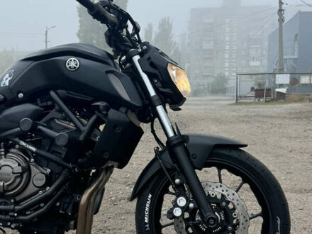 Ямаха MT-07 2019 в Запорожье на Automoto.ua Черный Ямаха MT-07, объемом двигателя 0.7 л и пробегом 26 тыс. км за 7950 $, фото 1 на Automoto.ua