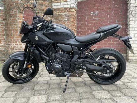 Черный Ямаха MT-07, объемом двигателя 0.7 л и пробегом 4 тыс. км за 10000 $, фото 1 на Automoto.ua