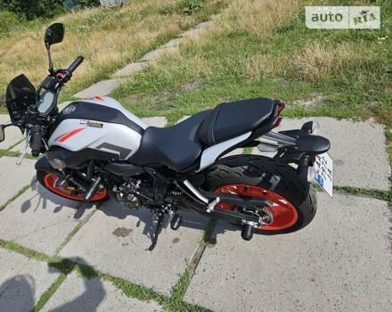 Сірий Ямаха MT-07, об'ємом двигуна 0.69 л та пробігом 16 тис. км за 7400 $, фото 4 на Automoto.ua