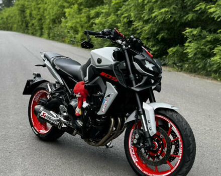 Білий Ямаха MT-09, об'ємом двигуна 0.85 л та пробігом 18 тис. км за 11000 $, фото 13 на Automoto.ua