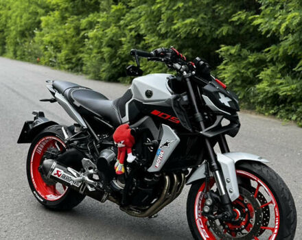 Білий Ямаха MT-09, об'ємом двигуна 0.85 л та пробігом 18 тис. км за 11000 $, фото 12 на Automoto.ua