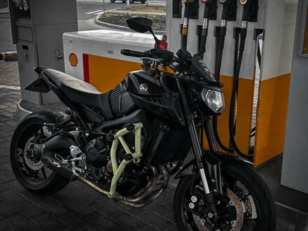 Ямаха MT-09 2015 в Киеве на Automoto.ua Черный Ямаха MT-09, объемом двигателя 0.9 л и пробегом 38 тыс. км за 7700 $, фото 1 на Automoto.ua