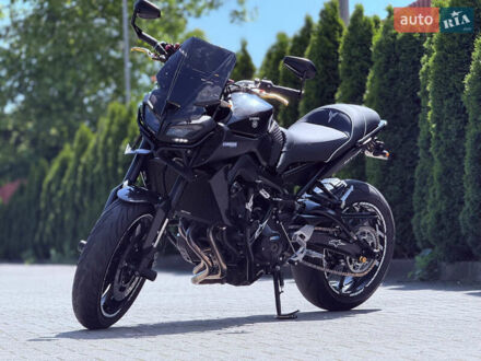 Ямаха MT-09 2017 у Чернівцях на Automoto.ua Чорний Ямаха MT-09, об'ємом двигуна 0.9 л та пробігом 20 тис. км за 10090 $, фото 1 на Automoto.ua