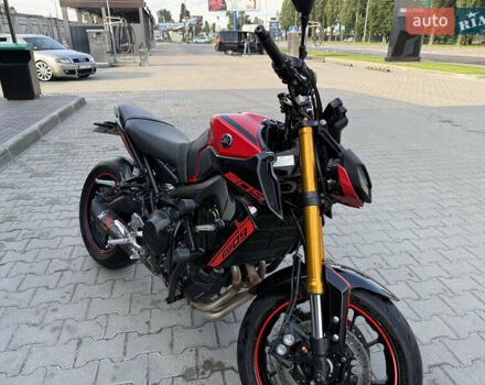 Красный Ямаха MT-09, объемом двигателя 0.85 л и пробегом 28 тыс. км за 9200 $, фото 5 на Automoto.ua