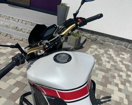 Ямаха MT-09, объемом двигателя 0.9 л и пробегом 0 тыс. км за 8000 $, фото 4 на Automoto.ua
