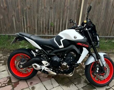 Серый Ямаха MT-09, объемом двигателя 0.85 л и пробегом 20 тыс. км за 11200 $, фото 3 на Automoto.ua