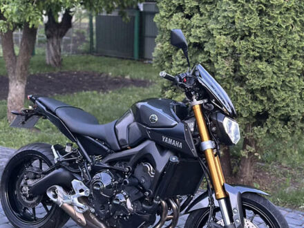 Ямаха MT-09 2015 в Новомосковске на Automoto.ua Серый Ямаха MT-09, объемом двигателя 0.9 л и пробегом 36 тыс. км за 7800 $, фото 1 на Automoto.ua