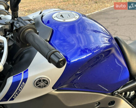Синий Ямаха MT-09, объемом двигателя 0.85 л и пробегом 8 тыс. км за 11000 $, фото 34 на Automoto.ua