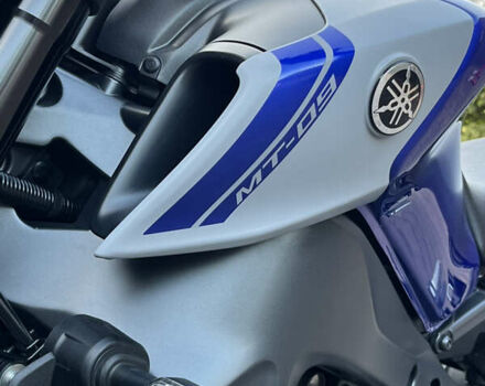 Синий Ямаха MT-09, объемом двигателя 0.85 л и пробегом 8 тыс. км за 11000 $, фото 28 на Automoto.ua