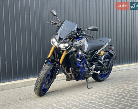 Серый Ямаха MT-09 SP, объемом двигателя 0 л и пробегом 17 тыс. км за 11300 $, фото 1 на Automoto.ua