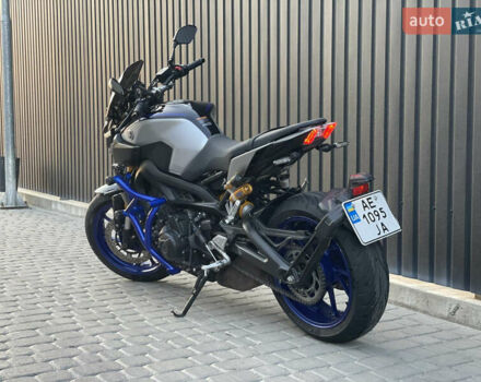 Серый Ямаха MT-09 SP, объемом двигателя 0 л и пробегом 17 тыс. км за 11300 $, фото 3 на Automoto.ua