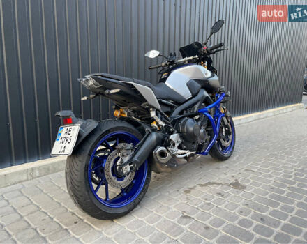 Серый Ямаха MT-09 SP, объемом двигателя 0 л и пробегом 17 тыс. км за 11300 $, фото 6 на Automoto.ua