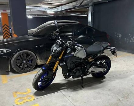 Серый Ямаха MT-09 SP, объемом двигателя 0 л и пробегом 3 тыс. км за 13500 $, фото 1 на Automoto.ua