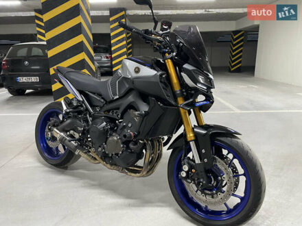 Серый Ямаха MT-09 SP, объемом двигателя 0.9 л и пробегом 13 тыс. км за 11999 $, фото 1 на Automoto.ua