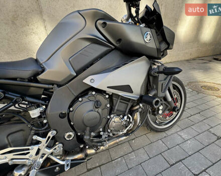 Черный Ямаха MT-10, объемом двигателя 1 л и пробегом 19 тыс. км за 12000 $, фото 2 на Automoto.ua