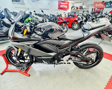 Черный Ямаха R3, объемом двигателя 0.32 л и пробегом 8 тыс. км за 5000 $, фото 5 на Automoto.ua