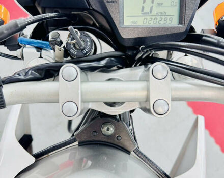 Белый Ямаха Serow 250, объемом двигателя 0.25 л и пробегом 20 тыс. км за 4600 $, фото 15 на Automoto.ua