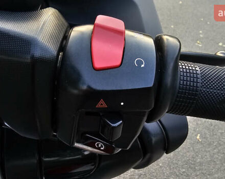 Белый Ямаха T-Max 500, объемом двигателя 0.5 л и пробегом 5 тыс. км за 6200 $, фото 4 на Automoto.ua