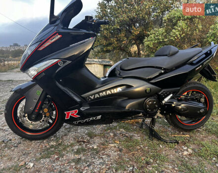Черный Ямаха T-Max 500, объемом двигателя 0.5 л и пробегом 27 тыс. км за 6300 $, фото 6 на Automoto.ua