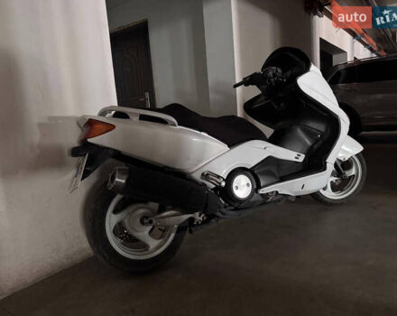 Ямаха T-Max 500, объемом двигателя 0.5 л и пробегом 31 тыс. км за 1100 $, фото 2 на Automoto.ua