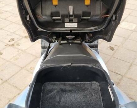Серый Ямаха T-Max 500, объемом двигателя 0 л и пробегом 15 тыс. км за 3050 $, фото 3 на Automoto.ua