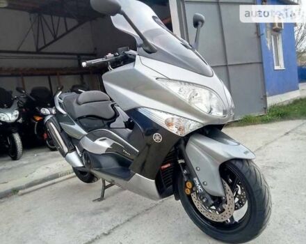 Серый Ямаха T-Max 500, объемом двигателя 0.5 л и пробегом 23 тыс. км за 5200 $, фото 2 на Automoto.ua