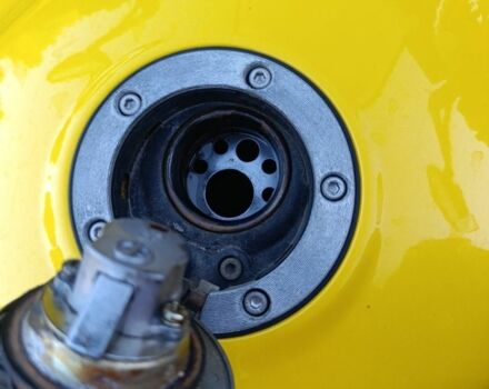 Ямаха TDM 900, объемом двигателя 0.9 л и пробегом 0 тыс. км за 4900 $, фото 11 на Automoto.ua