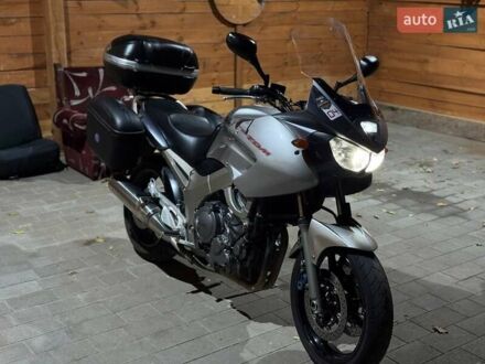 Ямаха TDM 900 2002 в Ровно на Automoto.ua Серый Ямаха TDM 900, объемом двигателя 0.9 л и пробегом 51 тыс. км за 5200 $, фото 1 на Automoto.ua