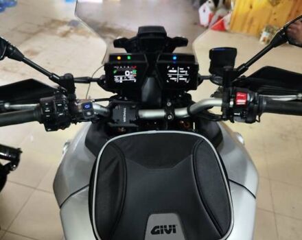 Серый Ямаха Tracer 9 GT, объемом двигателя 0.9 л и пробегом 14 тыс. км за 15000 $, фото 6 на Automoto.ua