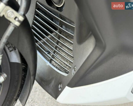 Білий Ямаха X-Max 250, об'ємом двигуна 0.25 л та пробігом 26 тис. км за 4500 $, фото 18 на Automoto.ua