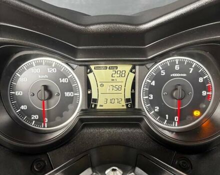 Черный Ямаха X-Max 250, объемом двигателя 0.25 л и пробегом 31 тыс. км за 3800 $, фото 3 на Automoto.ua