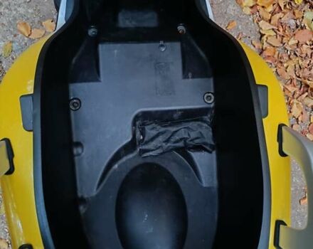 Жовтий Ямаха X-Max 250, об'ємом двигуна 0.25 л та пробігом 61 тис. км за 1850 $, фото 6 на Automoto.ua