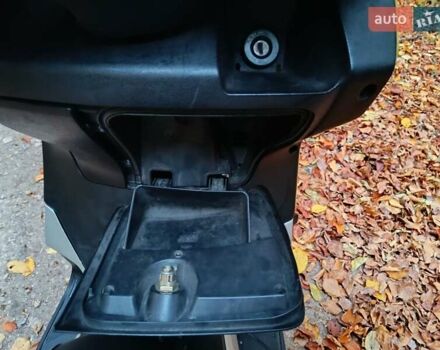 Жовтий Ямаха X-Max 250, об'ємом двигуна 0.25 л та пробігом 61 тис. км за 1850 $, фото 9 на Automoto.ua