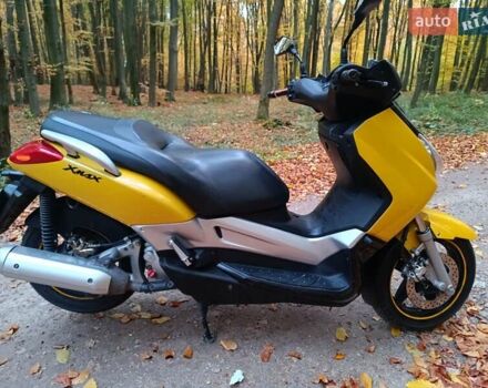 Жовтий Ямаха X-Max 250, об'ємом двигуна 0.25 л та пробігом 61 тис. км за 1850 $, фото 4 на Automoto.ua