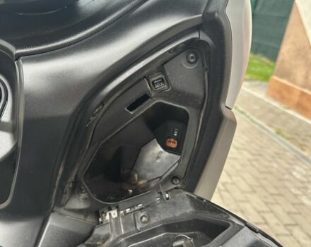 Ямаха X-Max 300, объемом двигателя 0.3 л и пробегом 0 тыс. км за 5000 $, фото 16 на Automoto.ua