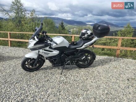 Ямаха XJ6 2010 в Киеве на Automoto.ua Белый Ямаха XJ6, объемом двигателя 0.6 л и пробегом 21 тыс. км за 5500 $, фото 1 на Automoto.ua