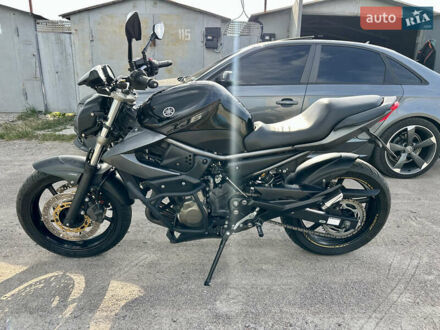 Ямаха XJ6 2010 у Кременчуге на Automoto.ua Чорний Ямаха XJ6, об'ємом двигуна 0.6 л та пробігом 33 тис. км за 5800 $, фото 1 на Automoto.ua