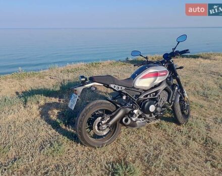 Серый Ямаха XSR, объемом двигателя 0.85 л и пробегом 6 тыс. км за 10900 $, фото 2 на Automoto.ua